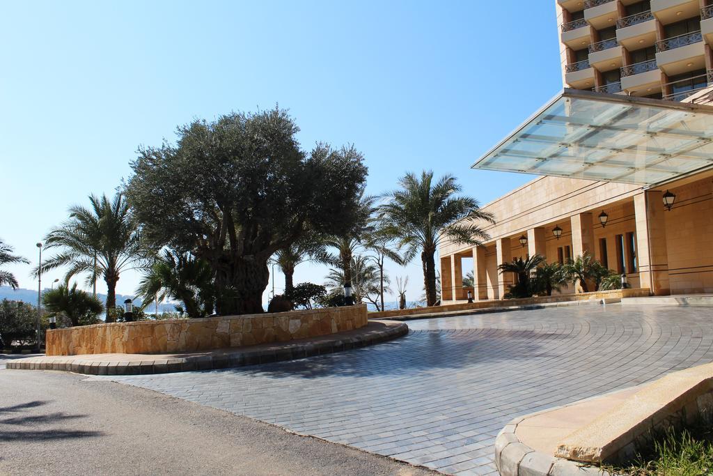Jiyeh Marina Resort Hotel & Chalets Jieh Exteriör bild